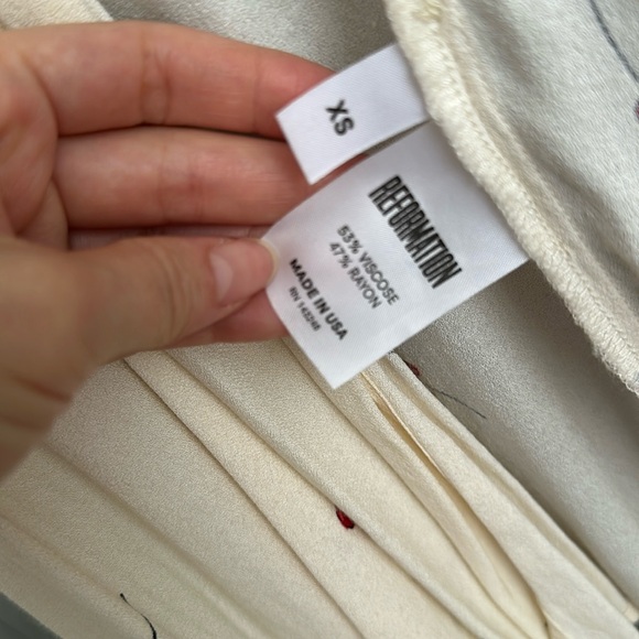 Reformation cherry print tie wrap dress - Picture 4 of 5